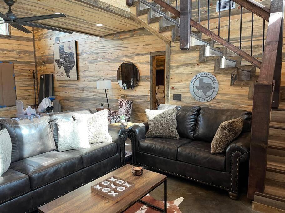 Holiday home The Big Tex Luxury Is Epic Broken Bow